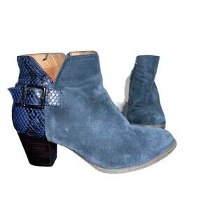 Vionic Naomi Snake Blue Suede Snakeskin Ankle Boots Size 7.5 Edgy Chic